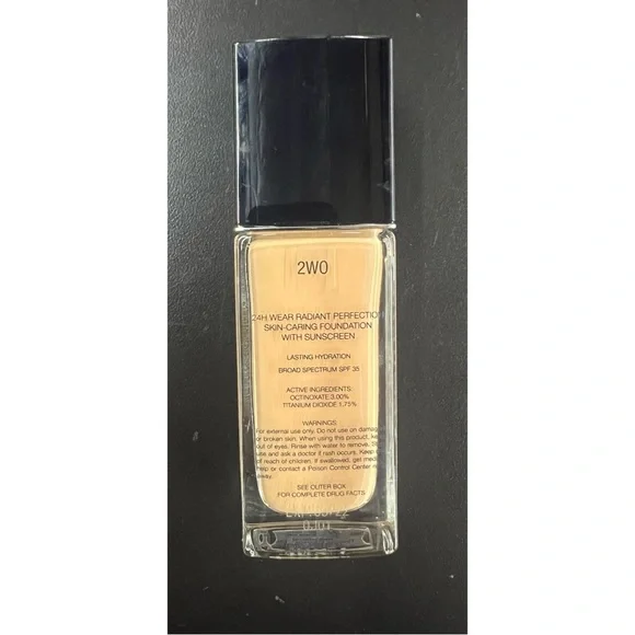 Dior Forever Skin Glow Foundation in 2W0